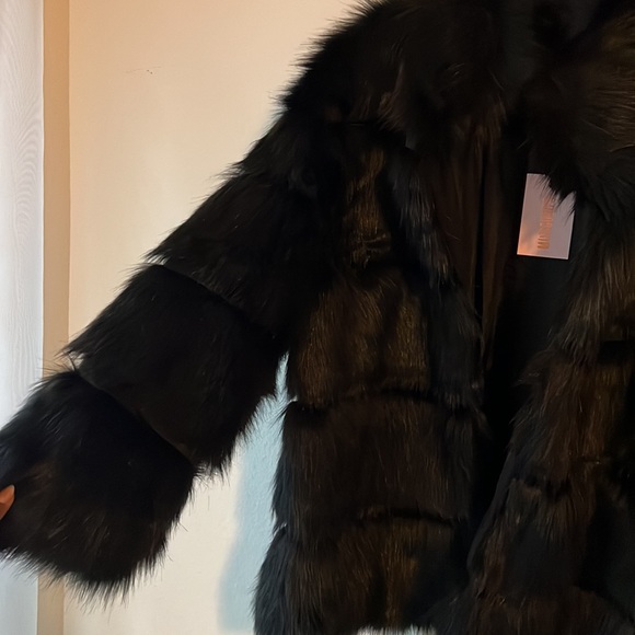 NWT FAUX Fur Coat - Picture 3 of 4